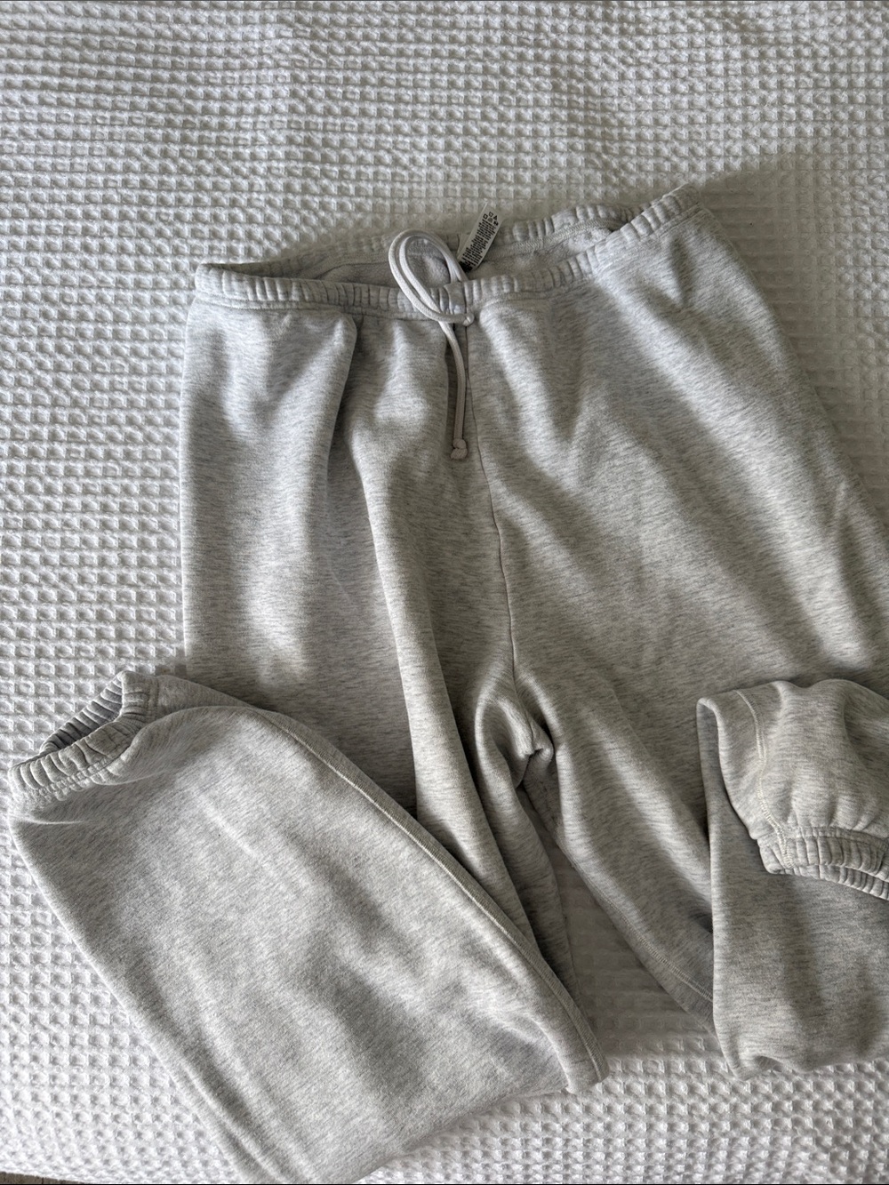 SKIMS Heather Gray Jogger Track Pants - Picture 4 of 4